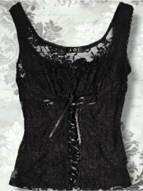 moving sale 💕 - vintage black lace up cami top